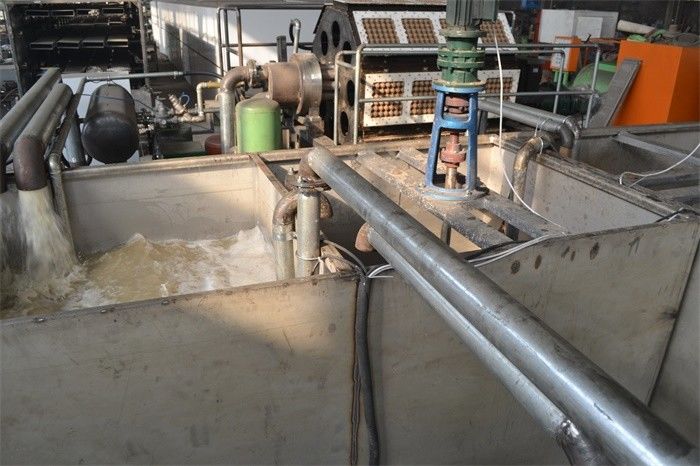 Linia do produkcji tac na wino / tac na buty / tac na jajka Typ formowania obrotowego Kompaktowa konstrukcja