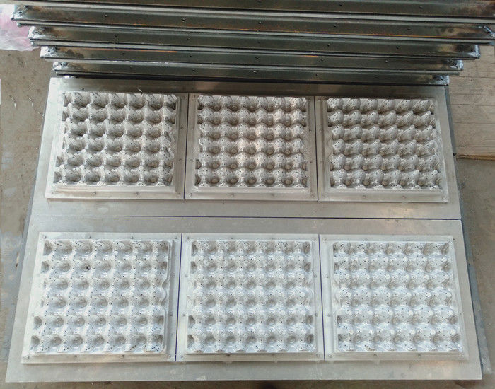 Recykling makulatury Używana maszyna do tacek na jajka papierowe / automatyczna linia do produkcji tacek na jajka z masy papierniczej