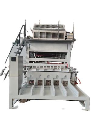 Ekologiczna makulatura Linia do produkcji tacek na jajka Ruchomo-zwrotne formowanie obrotowe 45KW-200kw Maszyna do tacek na jajka o dużej pojemności